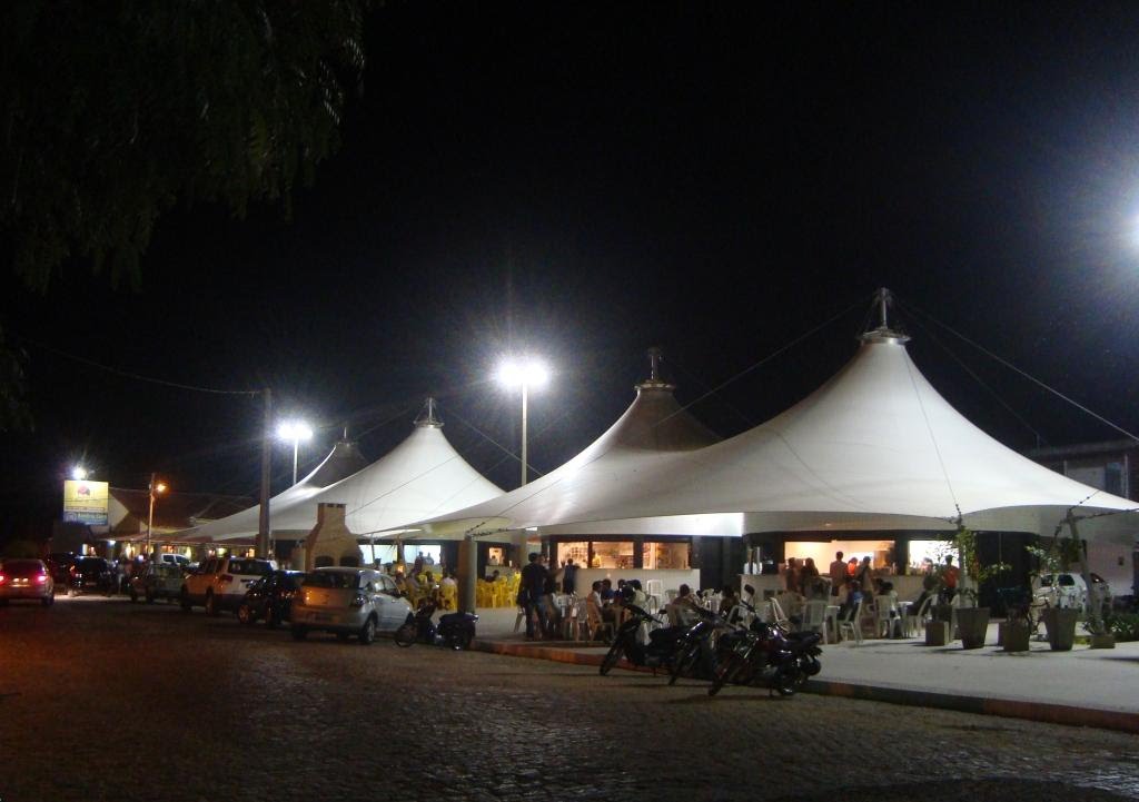praça-de-alimentação
