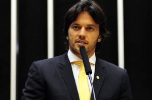Fabiofaria_-_tribuna_-_Foto_Gustavo_Lima