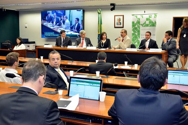 Câmara promove audiência pública para debater projeto de Agripino sobre Empresa Júnior