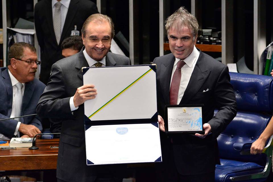 Potiguar Nevaldo Rocha recebe homenagem no Senado Federal