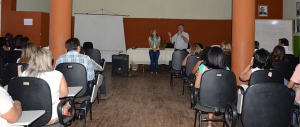 Prefeito Roberto Germano dá posse aos diretores das escolas municipais de Caicó