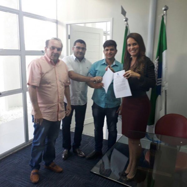 21765196_1557544254332788_4069988270991689566_n