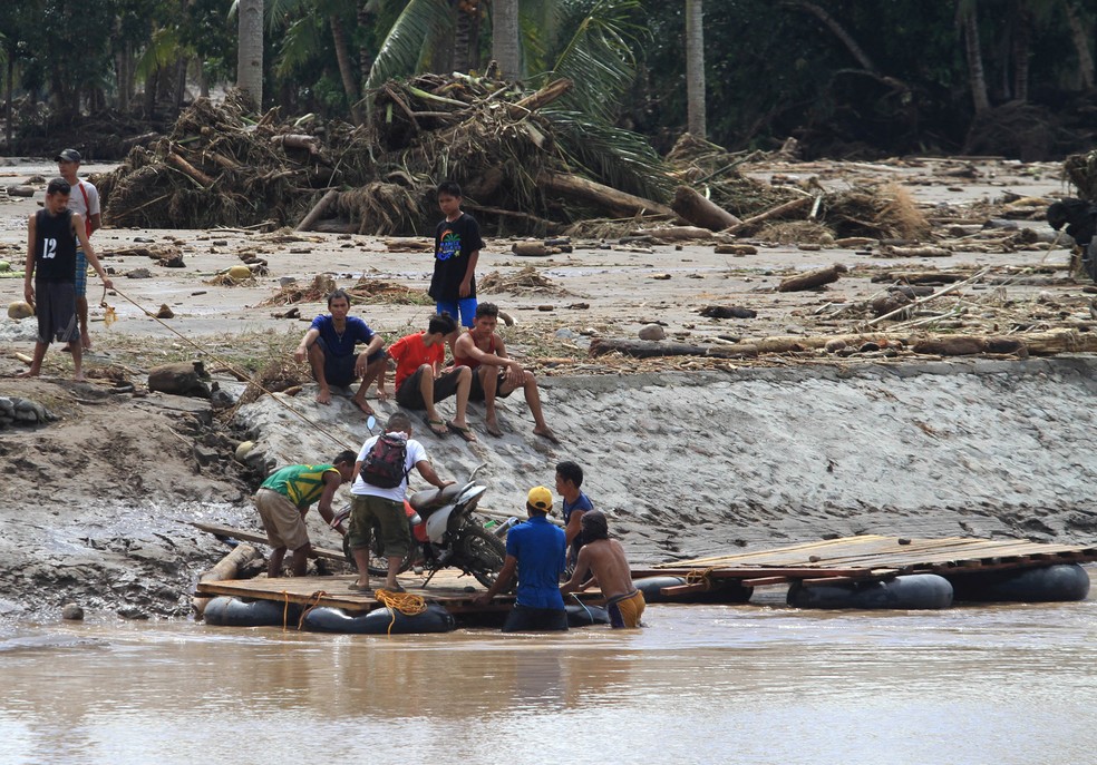 Tempestade causa inundações no sul das Filipinas (Foto: Richel V. Umel/Reuters)
