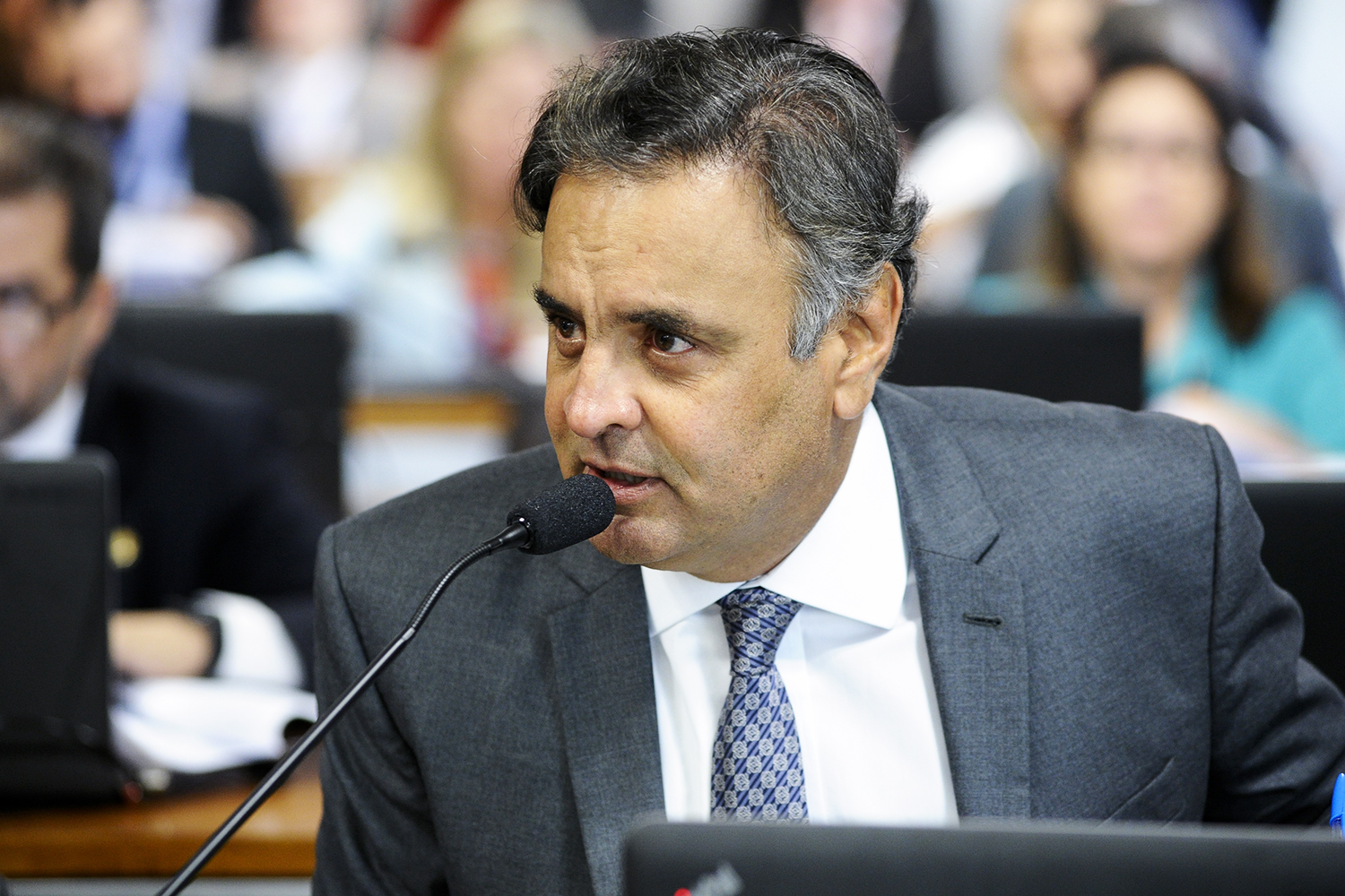 O senador AÃ©cio Neves (PSDB-MG), durante sessÃ£o da ComissÃ£o de ConstituiÃ§Ã£o, JustiÃ§a e Cidadania (CCJ), em BrasÃ­lia (DF) - 28/02/2018
