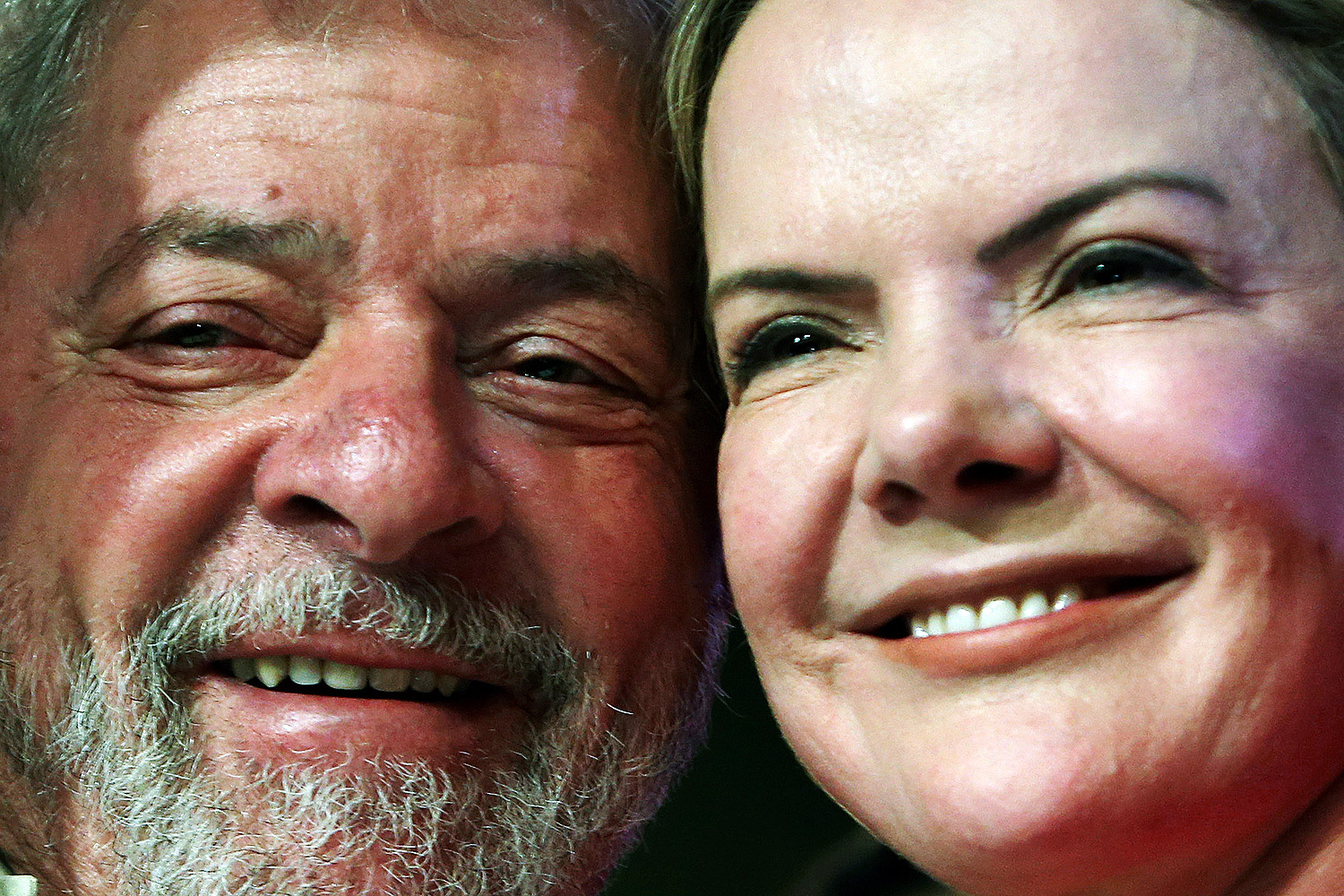 Gleisi Hoffmann ao lado de Lula
